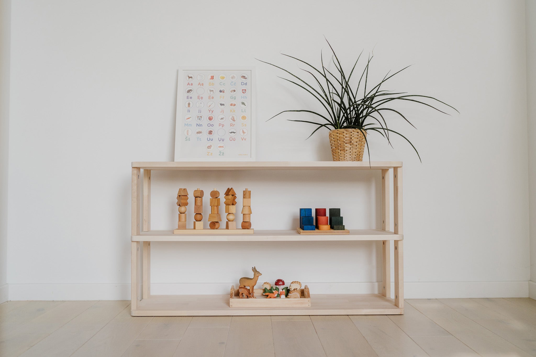Montessori lentyna TIESI (3 lentynų)