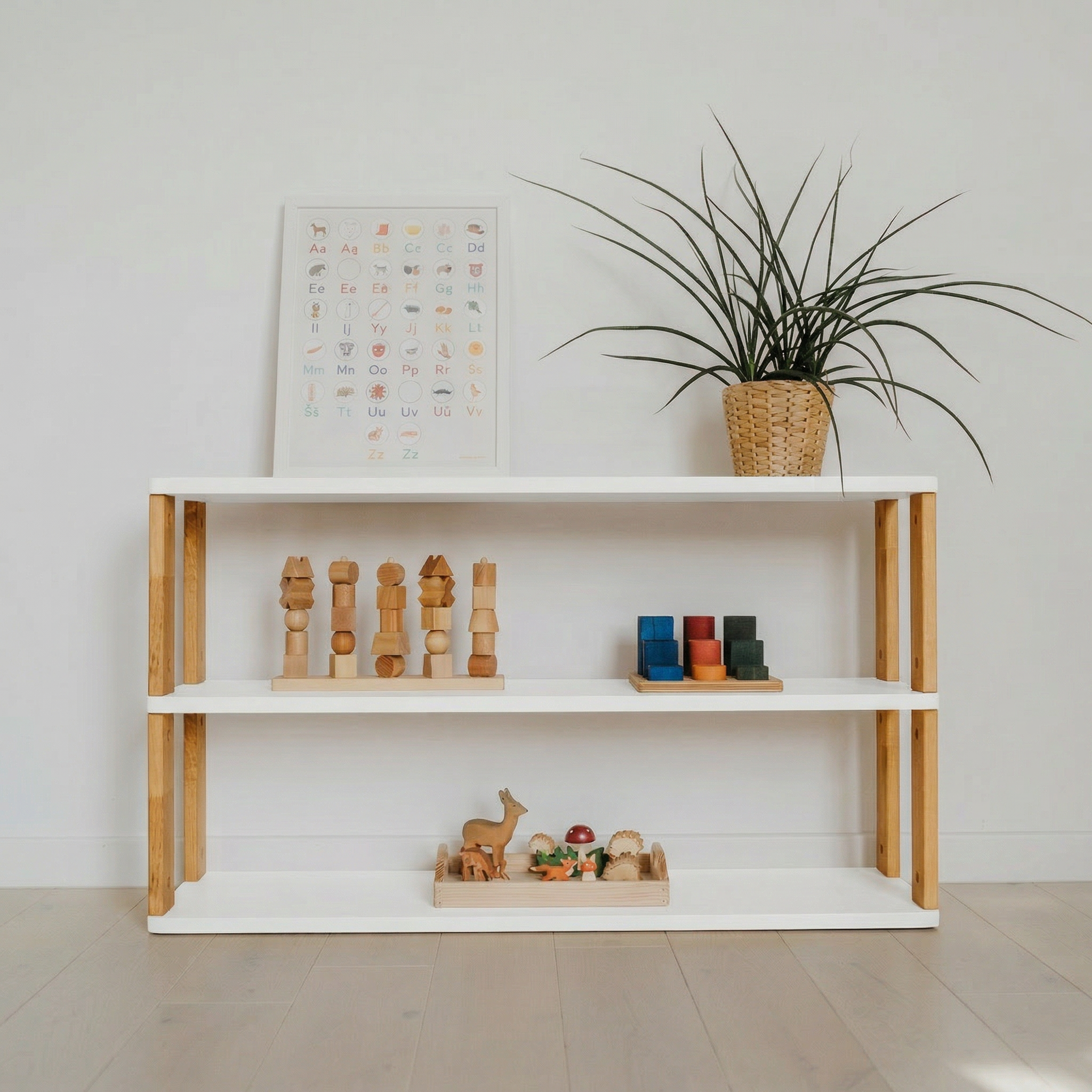 Montessori lentyna TIESI (3 lentynų)