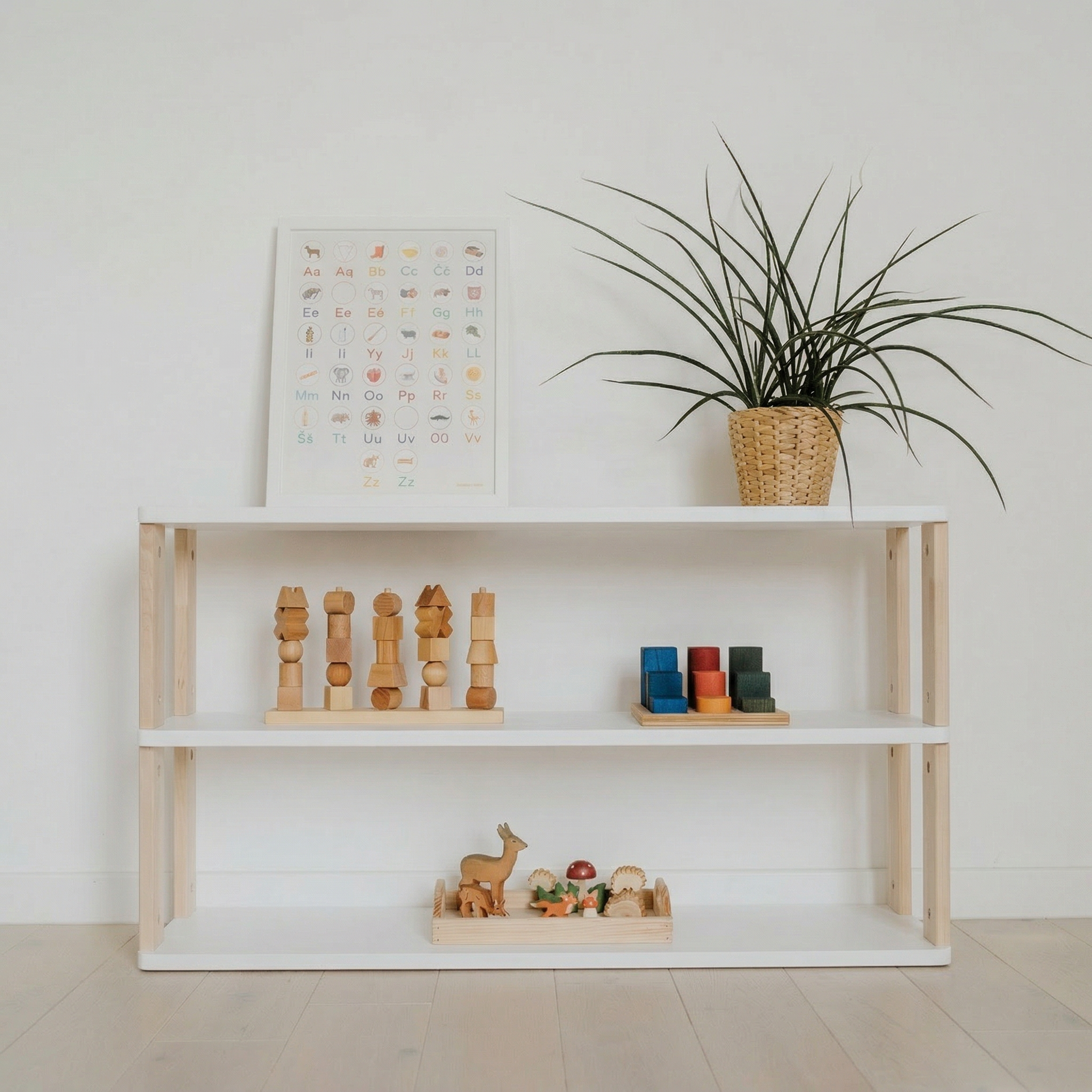 Montessori lentyna TIESI (3 lentynų)