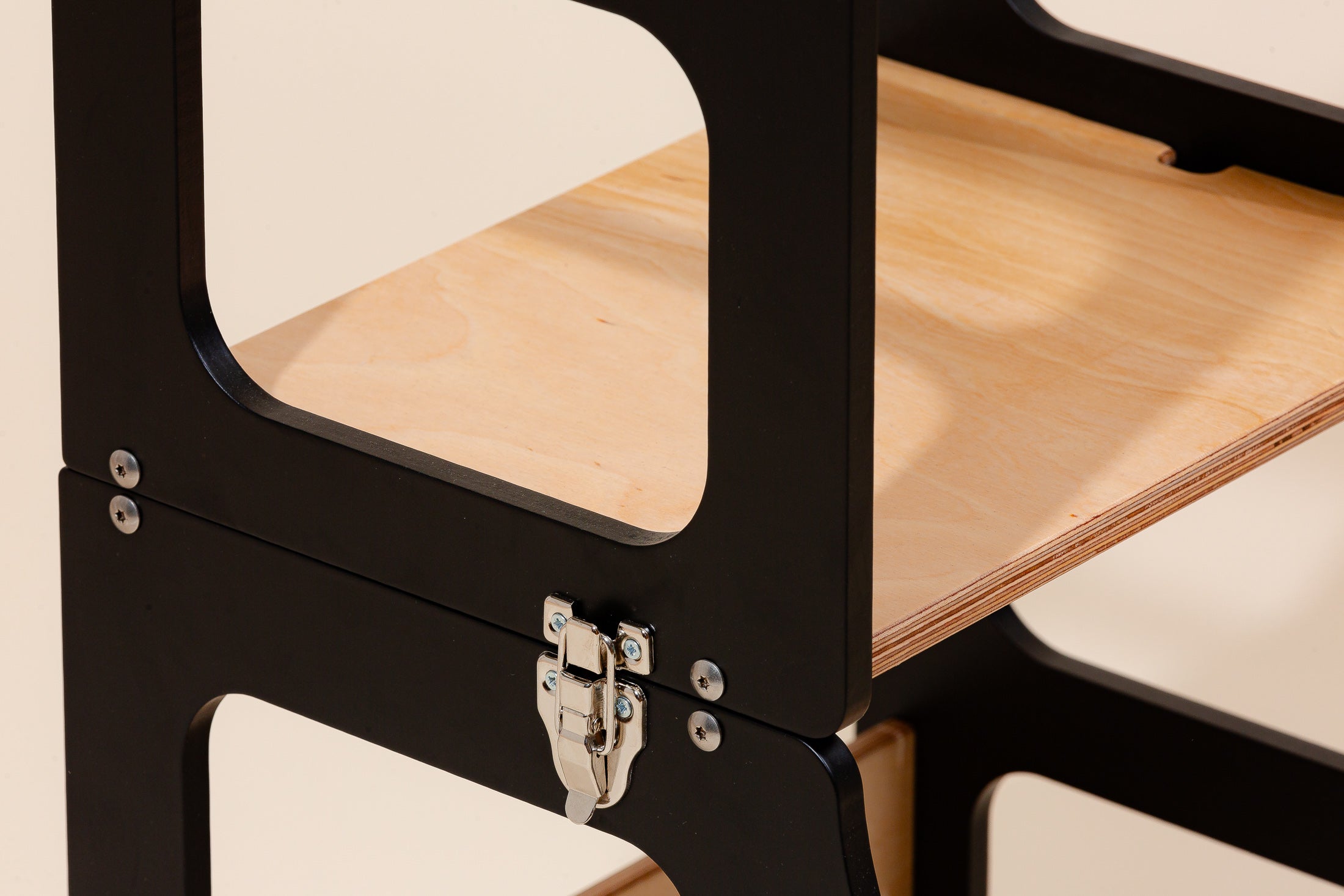 2 in 1 Montessori bokštelis – staliukas