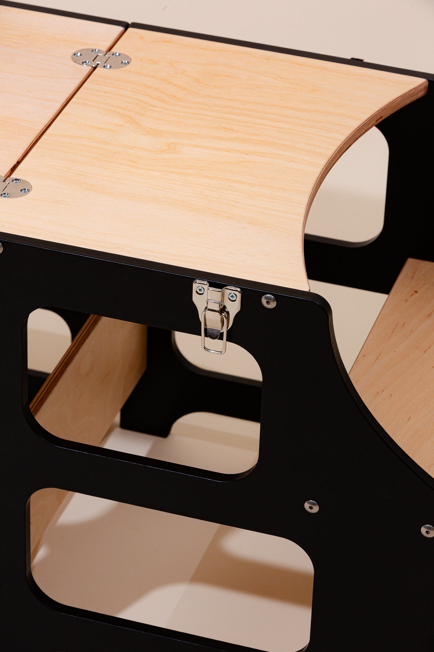 2 in 1 Montessori bokštelis – staliukas