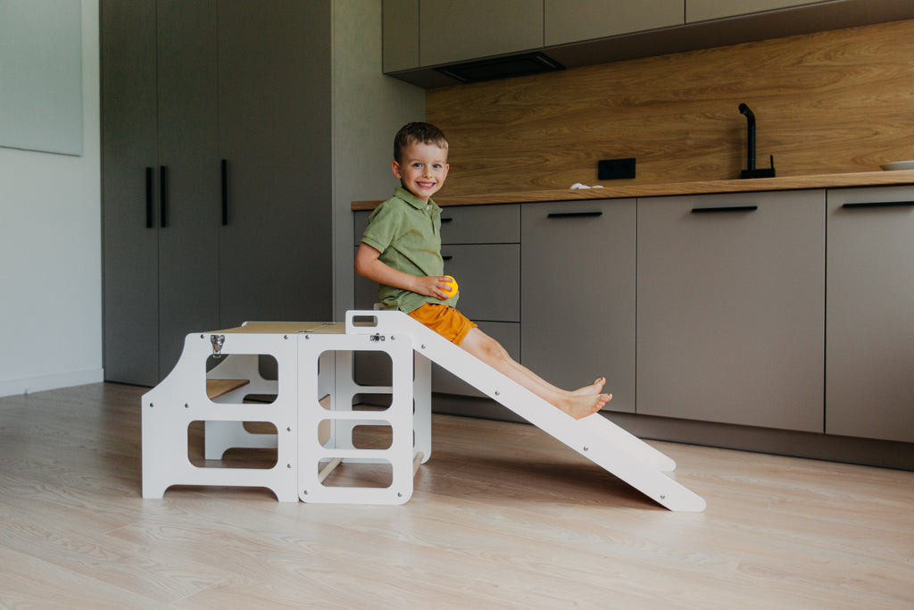2 in 1 Montessori bokštelis – staliukas su čiuožykla